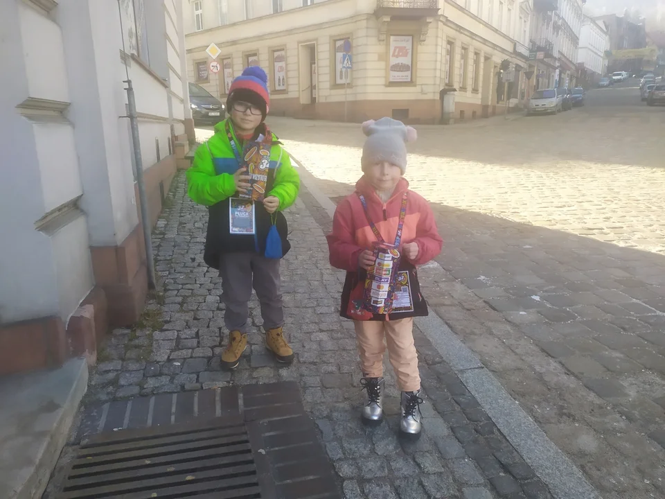 WOŚP Nowa Ruda. Wolontariusze na ulicach, pierwsze datki w puszkach - Zdjęcie główne