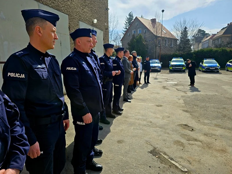 Nowe radiowozy dla ząbkowickiej Policji [zdjęcia]