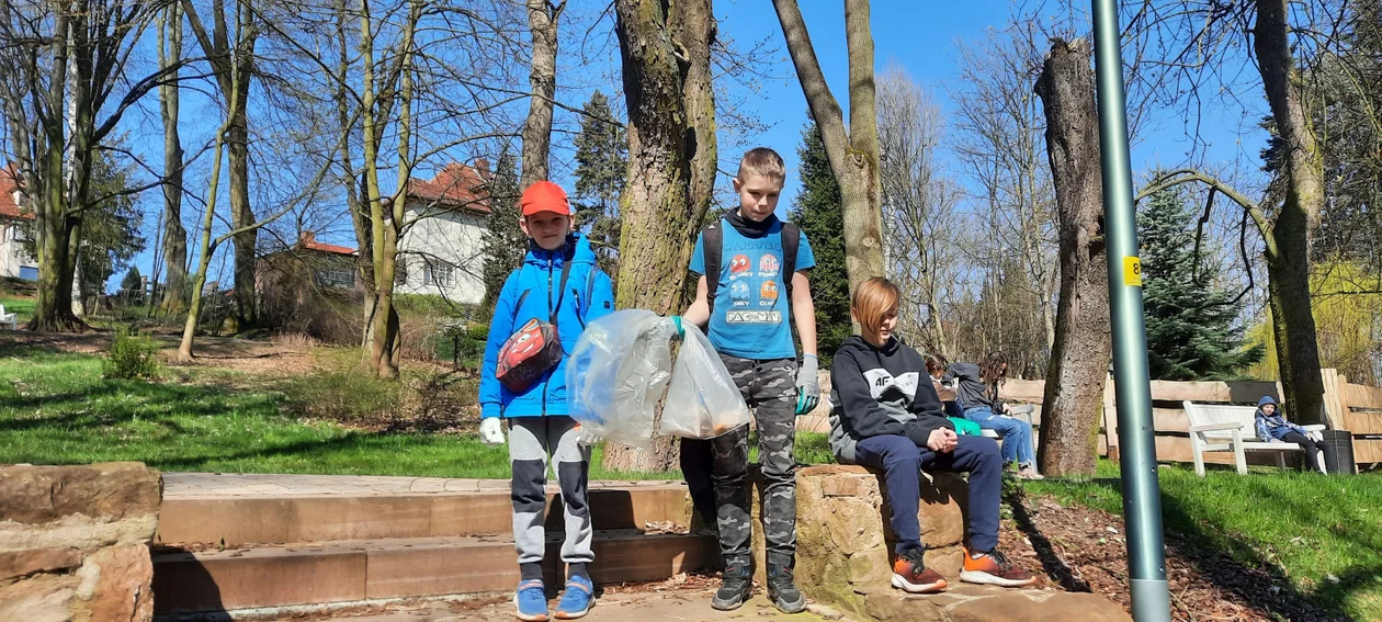 Nowa Ruda. Akcja sprzątania z okazji Dnia Ziemi