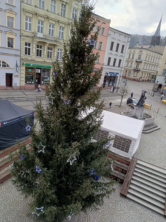 Nowa Ruda. Już w piątek na rynku rozpoczyna się Jarmark Bożonarodzeniowy [zdjęcia]