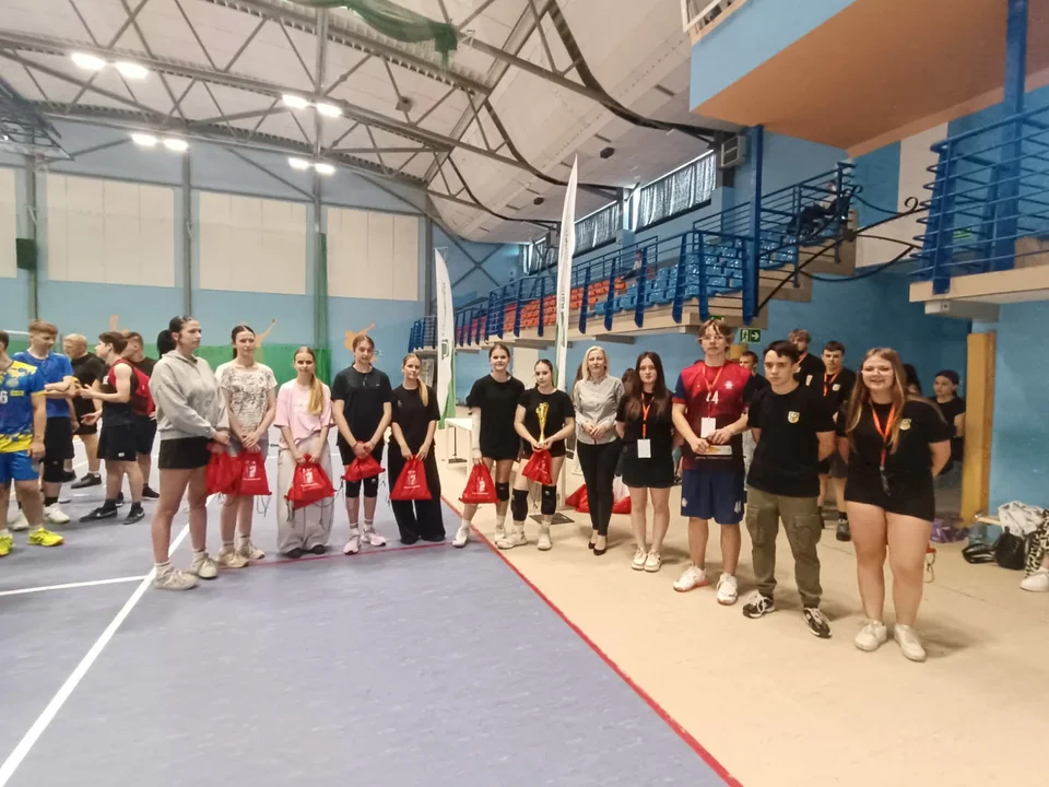 Sportowe emocje podczas Turnieju Siatkówki Młodzieżowej Rady Powiatu Ząbkowickiego