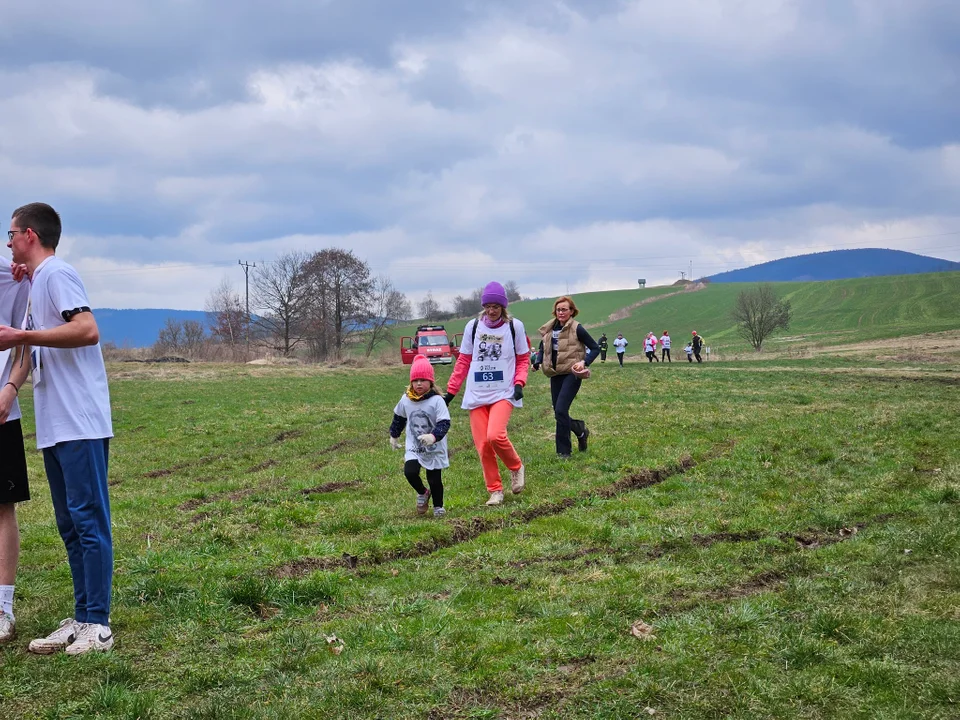 Gmina Nowa Ruda. Tropem Wilczym w Woliborzu pobiegło 120 osób [zdjęcia]