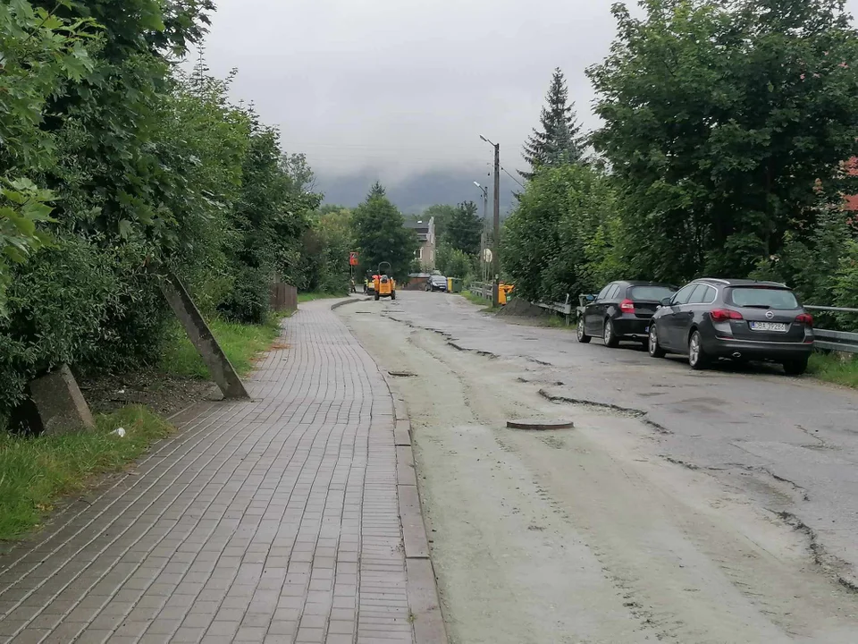 Powiat Kłodzki. Kasa na remont dróg od Nadleśnictwa Jugów