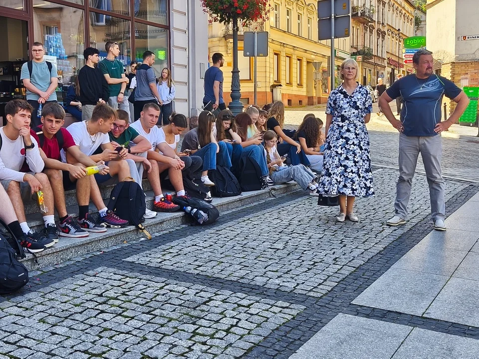 Nowa Ruda. Narodowe czytanie - Jan Kochanowski na Rynku [galeria]