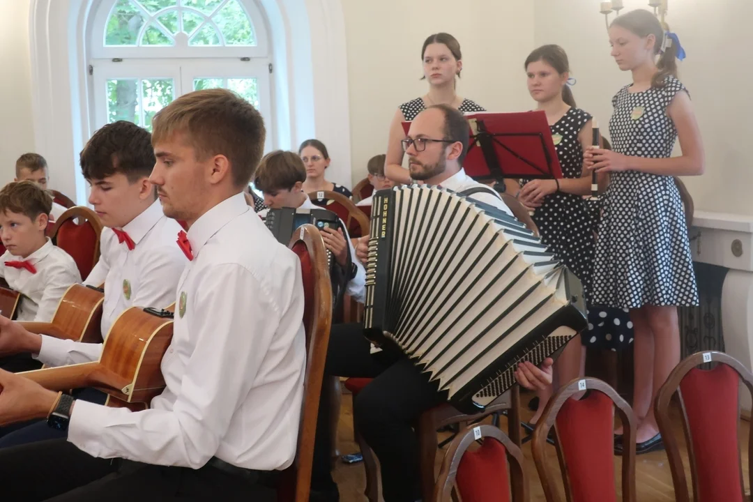 Duszniki-Zdrój. Cudowny koncert muzyki filmowej (i nie tylko) na deskach Teatru Zdrojowego.