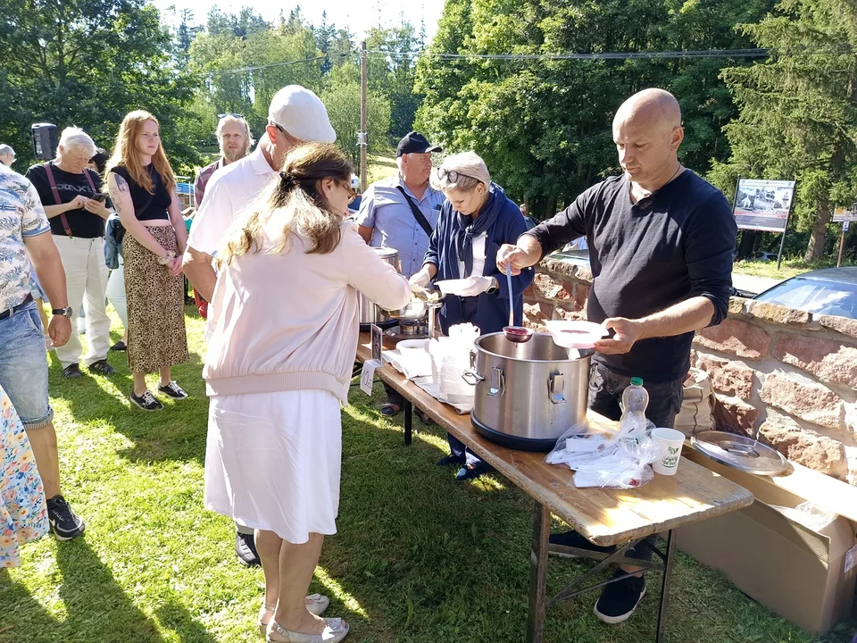 Niedzielne uroczystości odpustowe i piknik na Górze Świętej Anny w Nowej Rudzie [galeria]