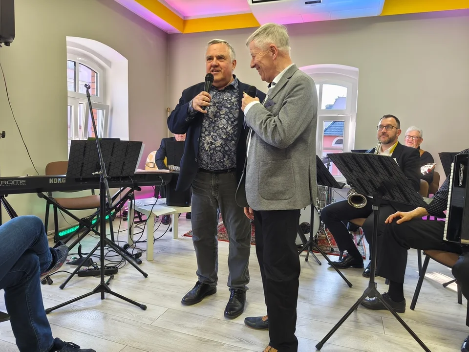 Inauguracja Festiwalu Dzieje Się w Nowej Rudzie. Marek Margielewski, prof. Jan Miodek i Sigit Band w MBP [galeria]