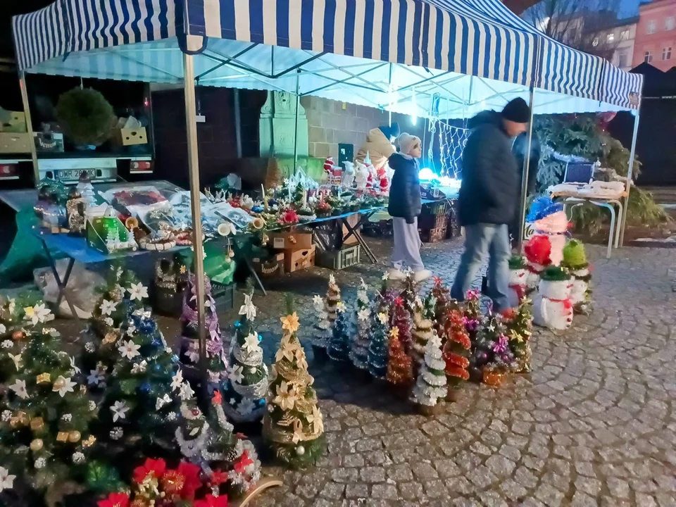 Nowa Ruda. Rozpoczął się Jarmark Bożonarodzeniowy [galeria]