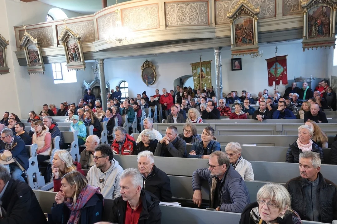 Jak zapobiec przyszłym powodziom. Burzliwe spotkanie w Radochowie