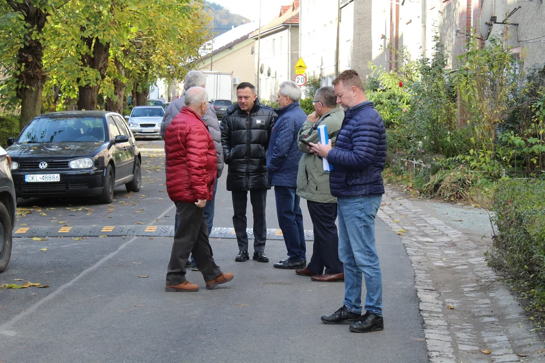 Remont ulicy Lipowej i placu Matejki w Nowej Rudzie zakończony