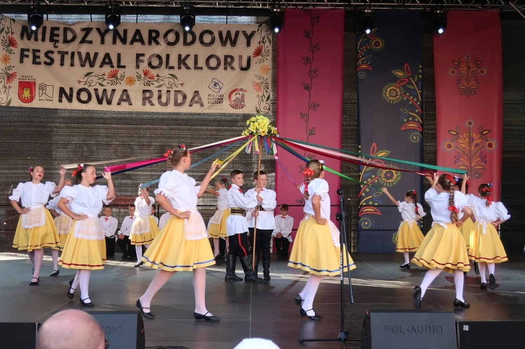 Nowa Ruda. Rozpoczął się Międzynarodowy Festiwal Folkloru [galeria]