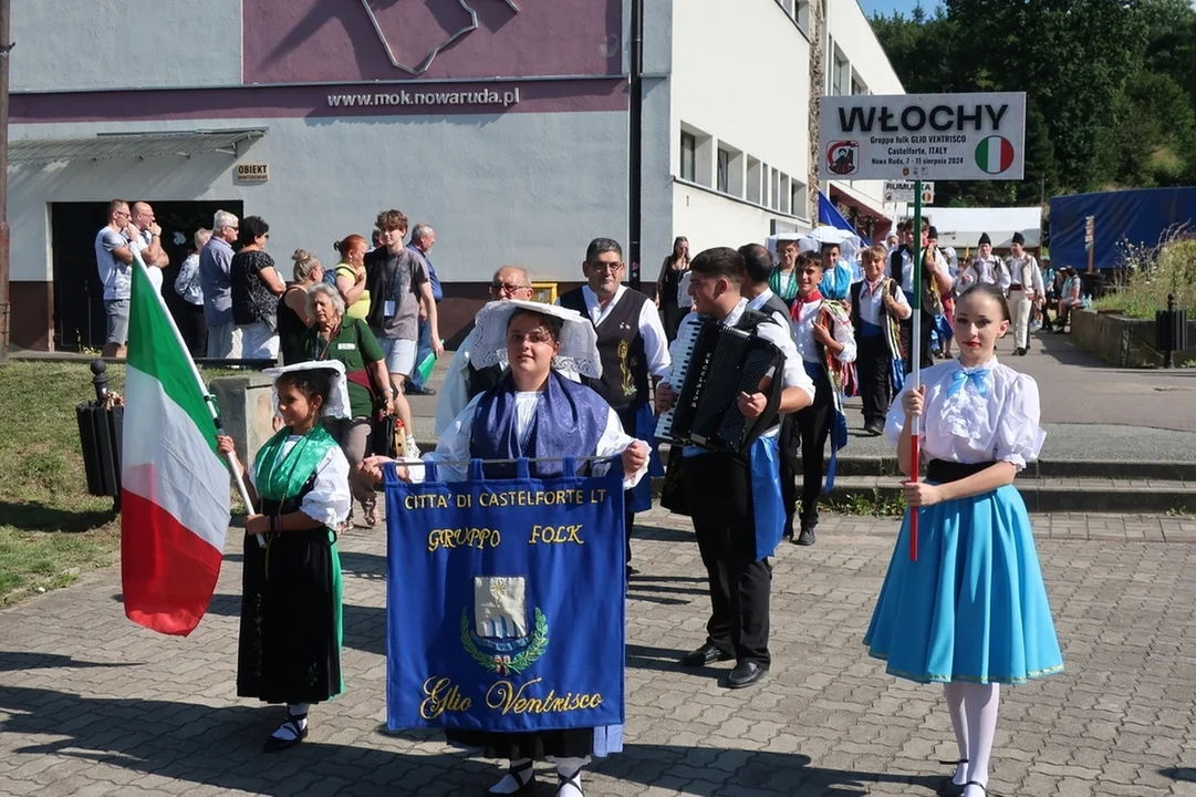 Nowa Ruda. Rozpoczął się Międzynarodowy Festiwal Folkloru [galeria]