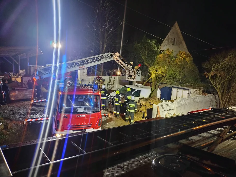 Powiat Kłodzki. Mocno powiało. Niespokojne wczorajsze popołudnie i noc dla strażaków