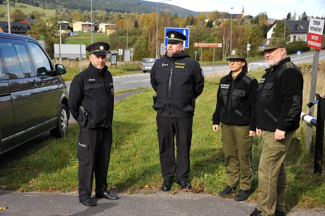 Powiat Kłodzki. Transgraniczny pościg za dwoma złodziejami [zdjęcia]