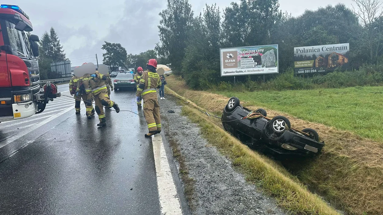 Boguszyn. Kierowca opla wpadł w poślizg [zdjęcia]