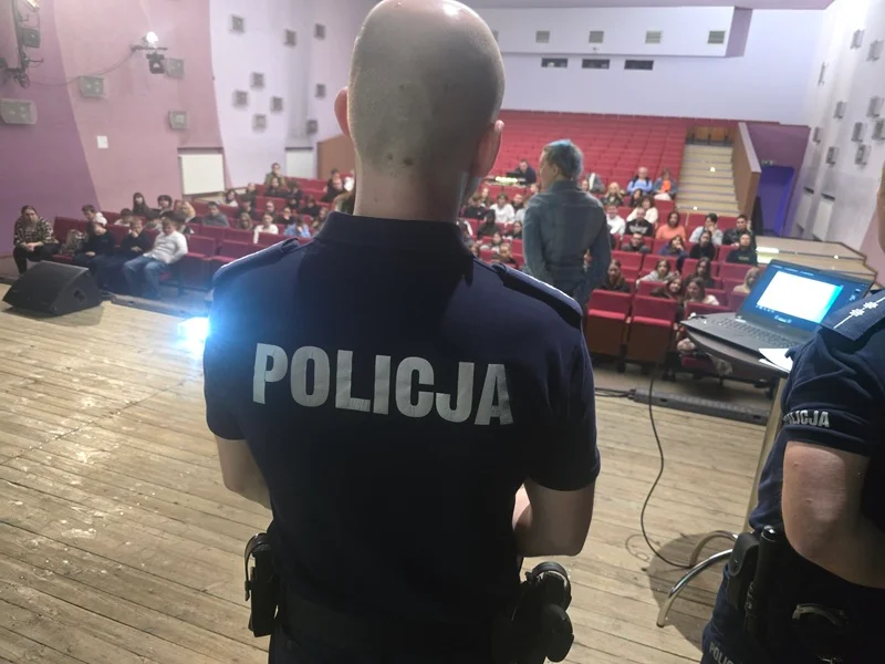 Policja kontra hejt. Debata, która otwiera oczy