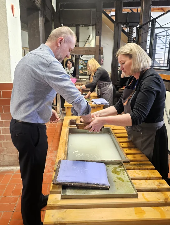 Duszniki-Zdrój. Muzeum Papiernictwa coraz bliżej wpisania zabytkowych papierni na listę UNESCO [galeria]