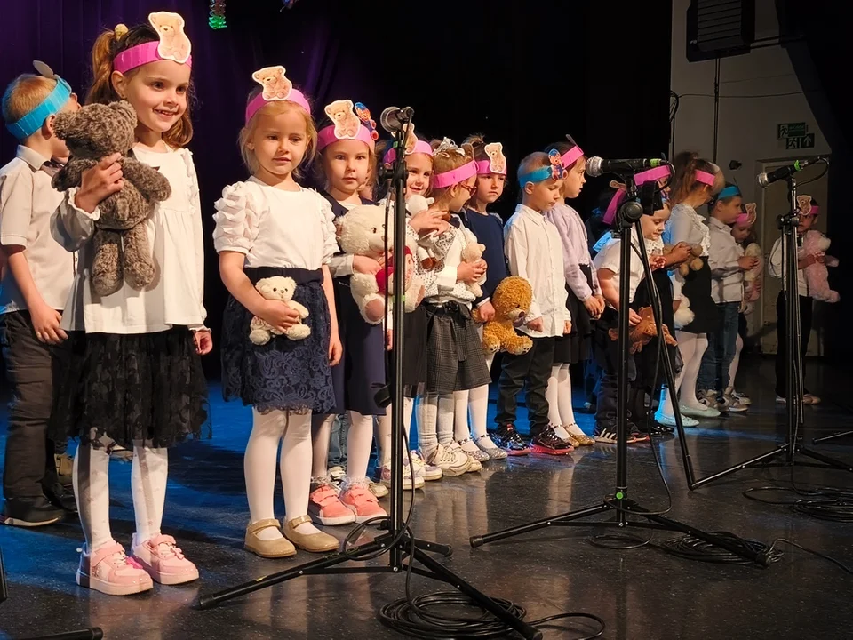 Nowa Ruda. Kolorowy Festiwal Piosenki Przedszkolnej w Miejskim Ośrodku Kultury [galeria]