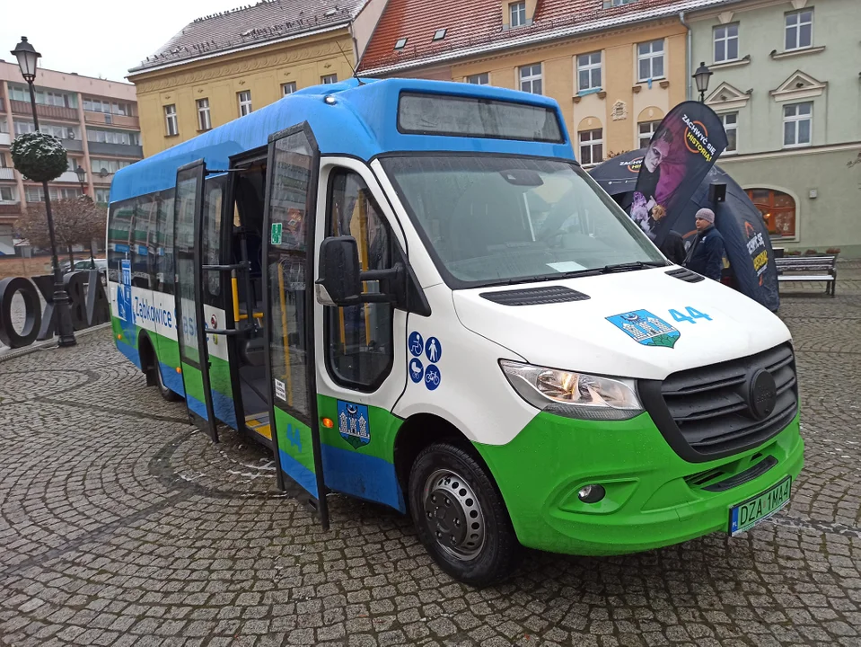 Ząbkowice Śląskie. Gmina zaprezentowała elektryczne autobusy - Zdjęcie główne