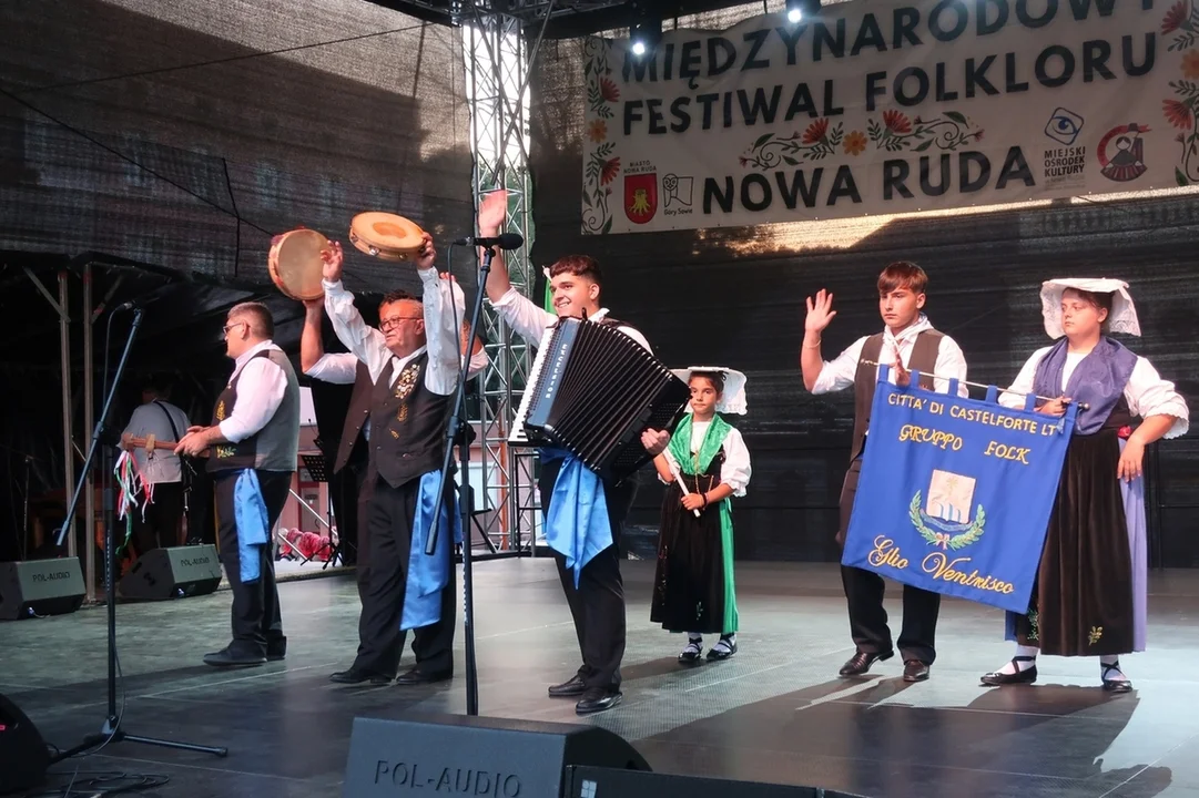 Nowa Ruda. Rozpoczął się Międzynarodowy Festiwal Folkloru [galeria]