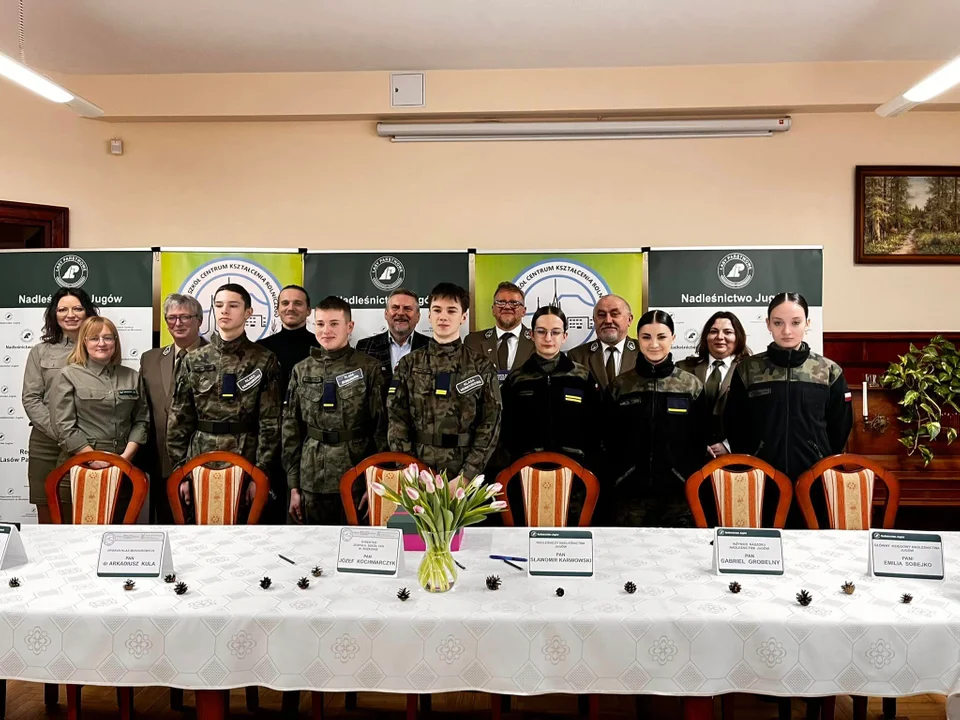 Gmina Nowa Ruda. Praktyki uczniów z ZS CRK w Bożkowie w Nadleśnictwie Jugów