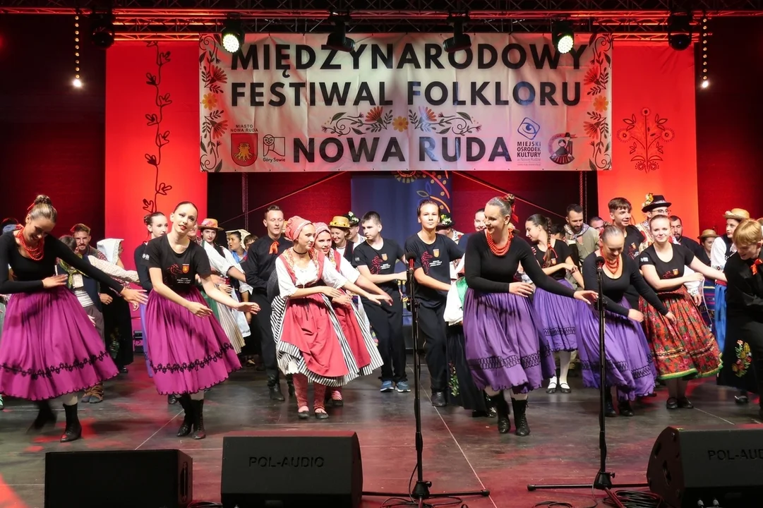 Nowa Ruda. Finał 30. Międzynarodowego Festiwalu Folkloru