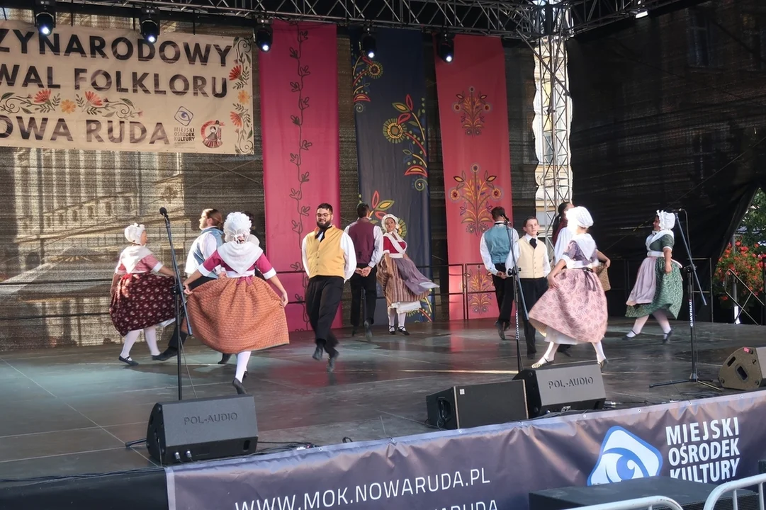 Nowa Ruda. Rozpoczął się Międzynarodowy Festiwal Folkloru [galeria]