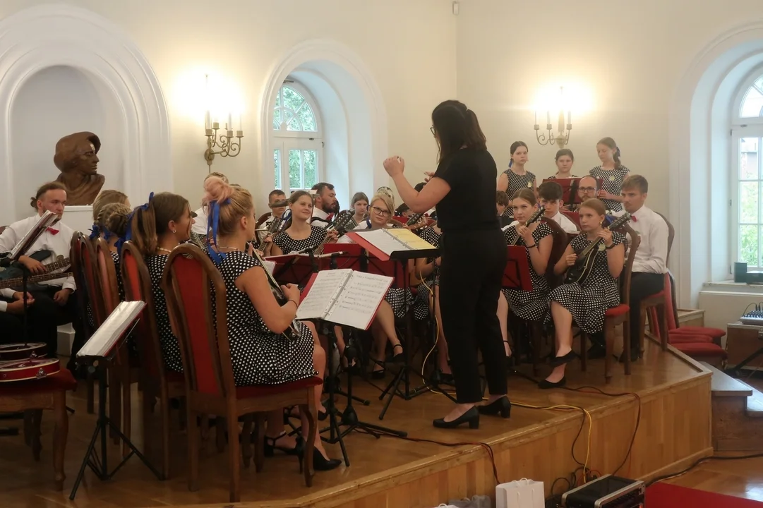 Duszniki-Zdrój. Cudowny koncert muzyki filmowej (i nie tylko) na deskach Teatru Zdrojowego.