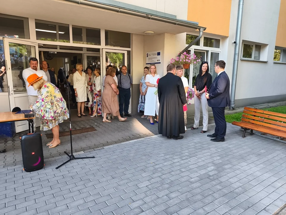 Nowa Ruda. Rozpoczęcie nowego roku szkolnego w Liceum Ogólnokształcącym im. Henryka Sienkiewicza [galeria]