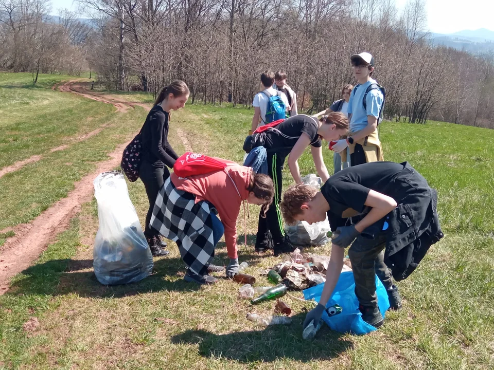 Nowa Ruda. Akcja sprzątania z okazji Dnia Ziemi