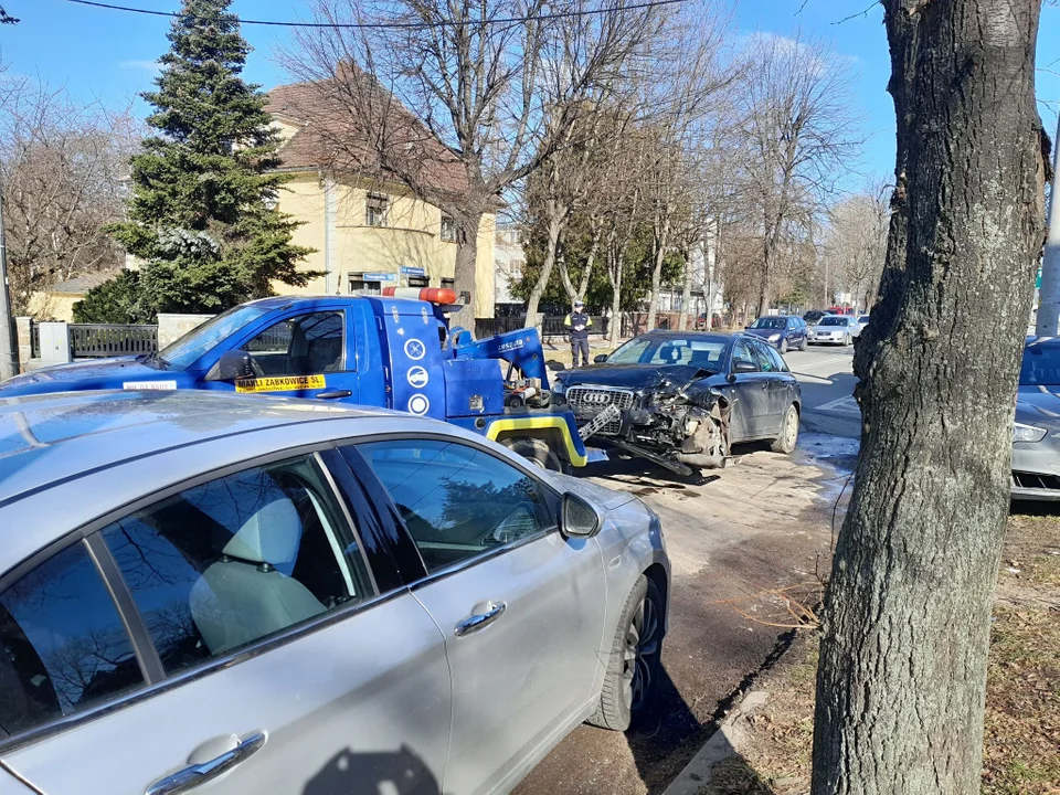 Nietypowa kolizja przy ul. Wrocławskiej w Ząbkowicach Śląskich