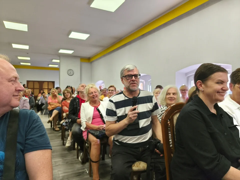 Inauguracja Festiwalu Dzieje Się w Nowej Rudzie. Marek Margielewski, prof. Jan Miodek i Sigit Band w MBP [galeria]
