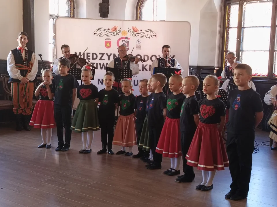 Nowa Ruda. Rozpoczął się Międzynarodowy Festiwal Folkloru [galeria]