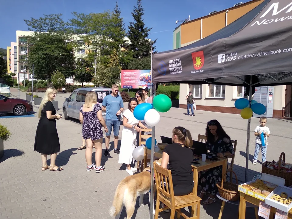 Nowa Ruda. Pracownicy Miejskiego Ośrodka Kultury zbierali podpisy pod wnioskiem w budżecie obywatelskim [galeria]