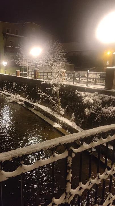 Biało za oknem. Pierwszy śnieg w obiektywie naszych czytelników