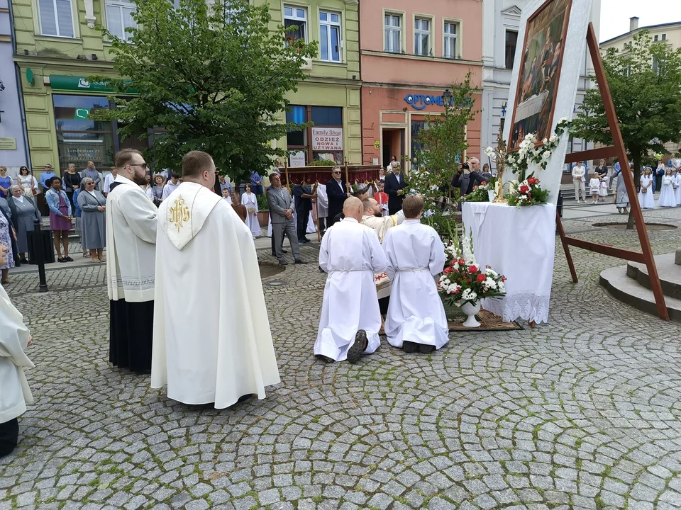 Boże Ciało w Nowej Rudzie. Ulicami przeszła uroczysta procesja [galeria]