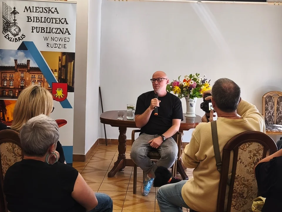 Inauguracja Festiwalu Dzieje Się w Nowej Rudzie. Marek Margielewski, prof. Jan Miodek i Sigit Band w MBP [galeria]