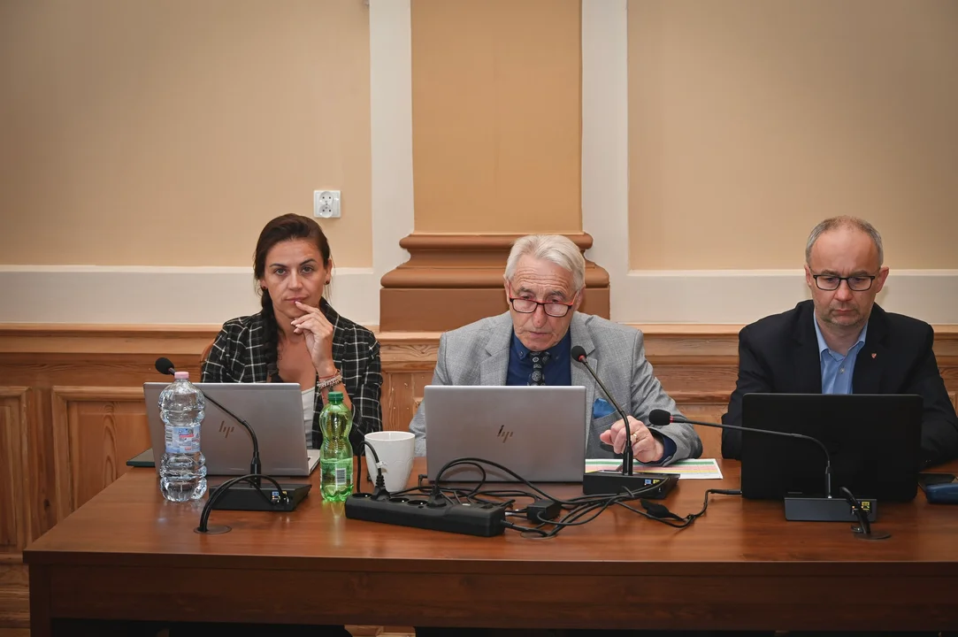 Powiat Kłodzki. Radni powiatowi niemal jednogłośnie za przyjęciem  projektu ochrony przeciwpowodziowej [zdjęcia]