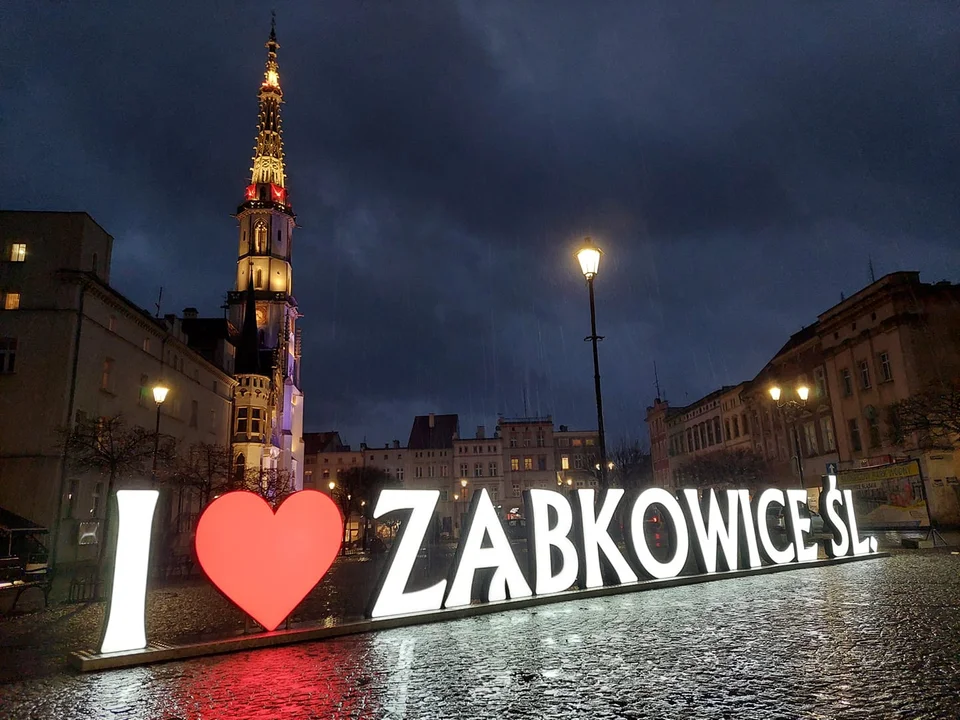 Ząbkowice Śląskie. Ząbkowicki rynek odzyskał swój blask