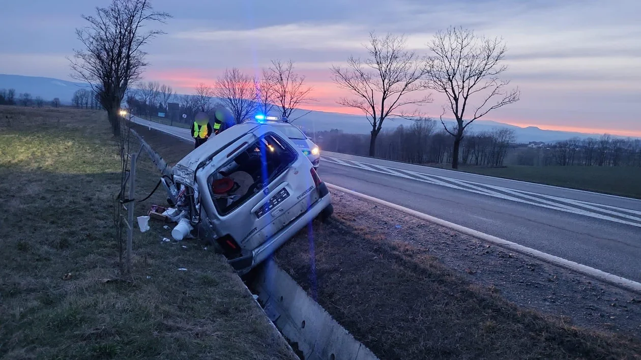 Na krajowej ósemce doszło do kolejnej kolizji z udziałem kierowcy jadącego od Barda