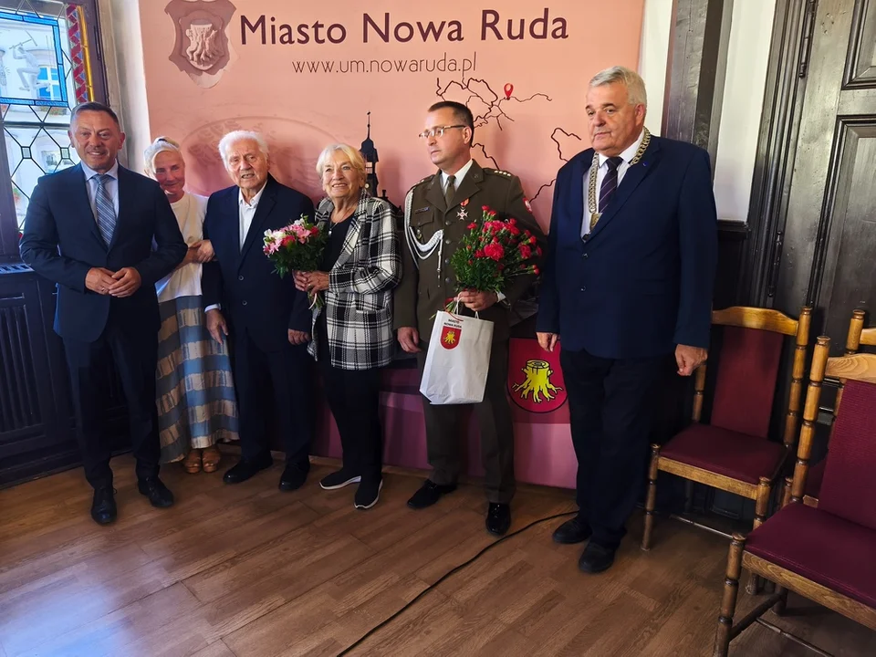 Lekarze z sercem uhonorowani w Nowej Rudzie! Wzruszająca uroczystość w ratuszu [zdęcia]