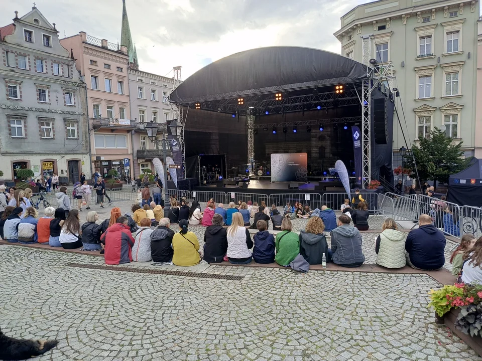 Nowa Ruda. Rozpoczął się Festiwal Góry Literatury. Tłumy na koncercie Vito Bambino