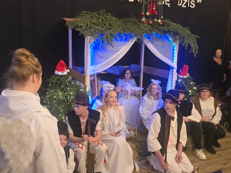 Mikołajki pełne dobra i uważności. Policjanci z powiatu ząbkowickiego w Domu Pomocy Społecznej [galeria]