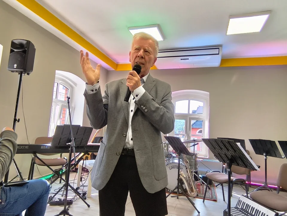 Inauguracja Festiwalu Dzieje Się w Nowej Rudzie. Marek Margielewski, prof. Jan Miodek i Sigit Band w MBP [galeria]