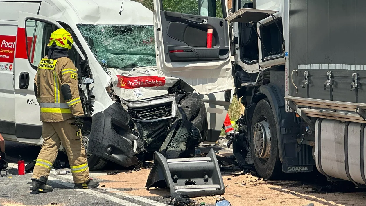 Świecko. Czołowe zderzenie busa i ciężarówki. Trwa reanimacja