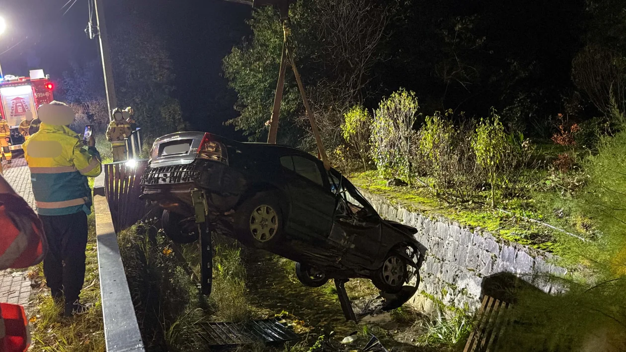 Mąkolno - auto w rzece - Zdjęcie główne