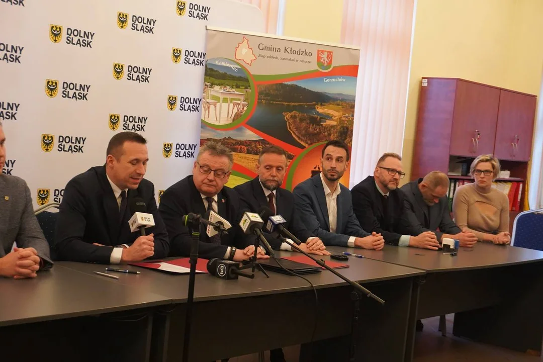 Samorząd województwa zmodernizuje drogę Żelazno - Lądek Zdrój - Stronie Śląskie. To ważna inwestycja po powodzi na Ziemi Kłodzkiej