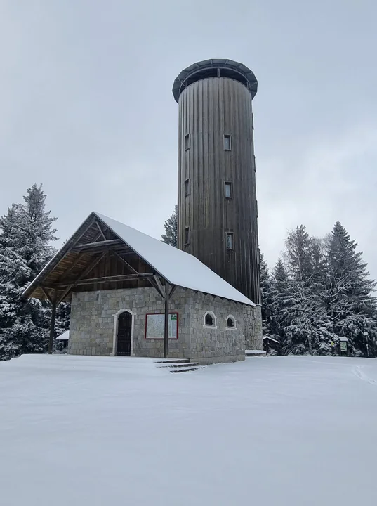 Biało za oknem. Pierwszy śnieg w obiektywie naszych czytelników