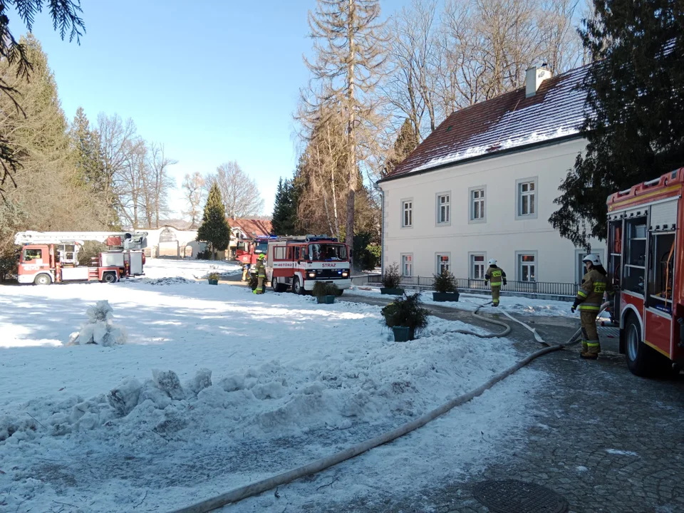 Trzebieszowice. Pożar w hotelowym pokoju - ćwiczenia straży pożarnej