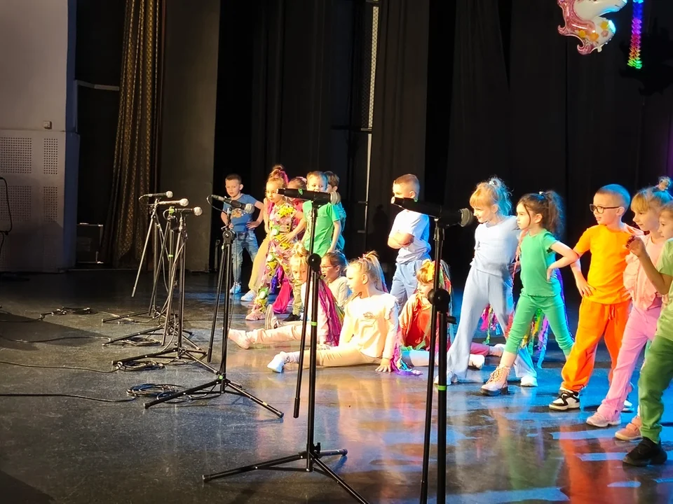 Nowa Ruda. Kolorowy Festiwal Piosenki Przedszkolnej w Miejskim Ośrodku Kultury [galeria]